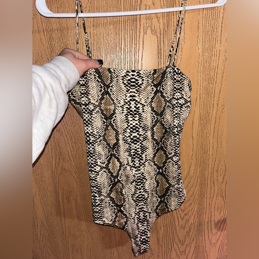 Snakeskin print Windsor bodysuit